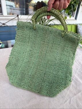 Handwoven Green Straw Tote Bag with Wrapped Handles. Jute bad Mexican .